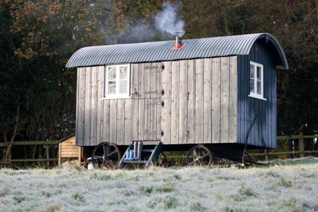 Molly Dishwasher Shepherds Hut Frant Kültér fotó